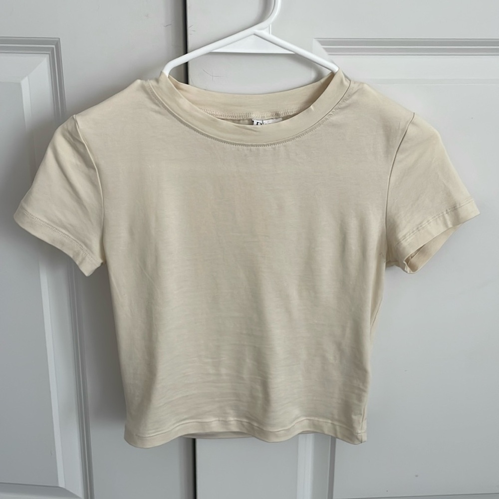 Basic cream t-shirt (S)